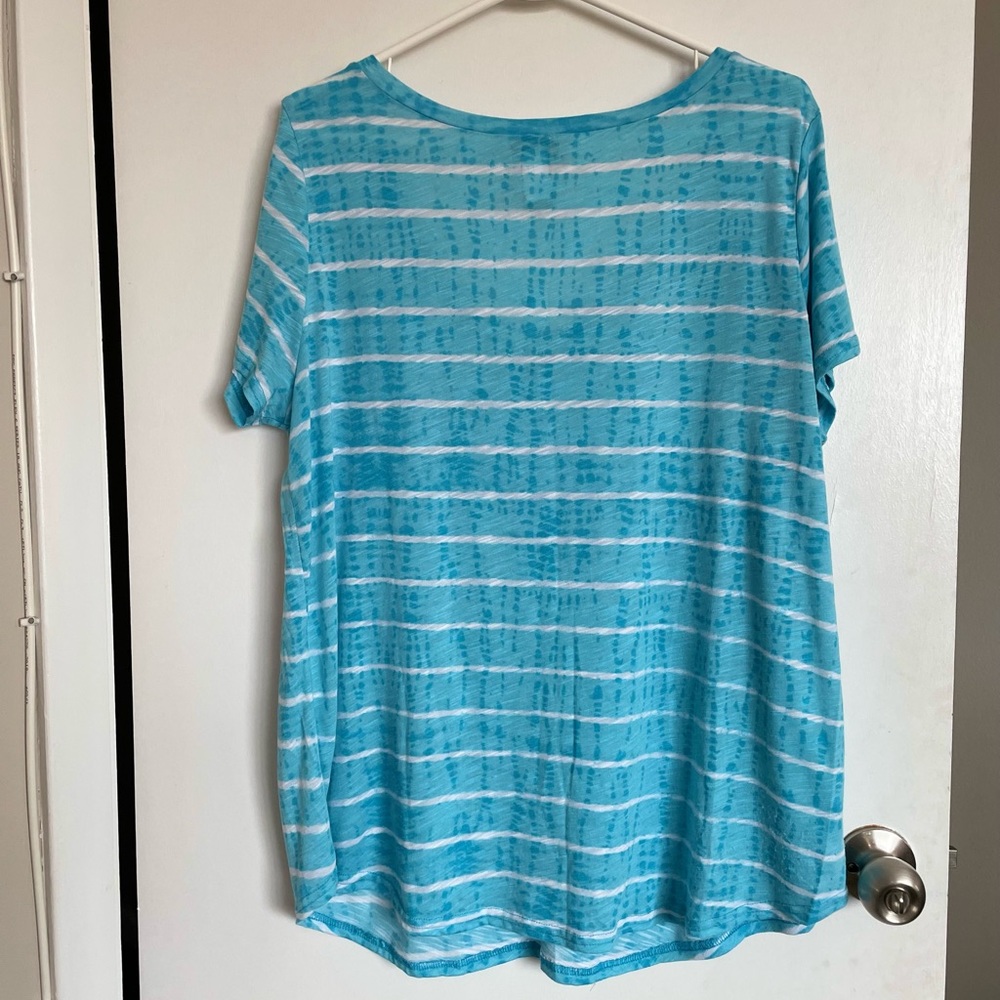 Torrid Soft Striped Toe Dye V-Neck T-Shirt - Size 1X - Picture 6 of 11
